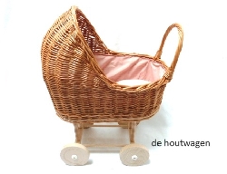 rieten poppenwagen met oud roze bekleding-0