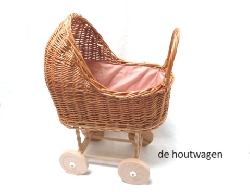 rieten poppenwagen met oud roze bekleding-2