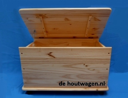 houten speelgoedkist op wielen